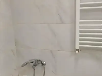 Baie cu dus garsoniera de vanzare Sector 3 Bucuresti
